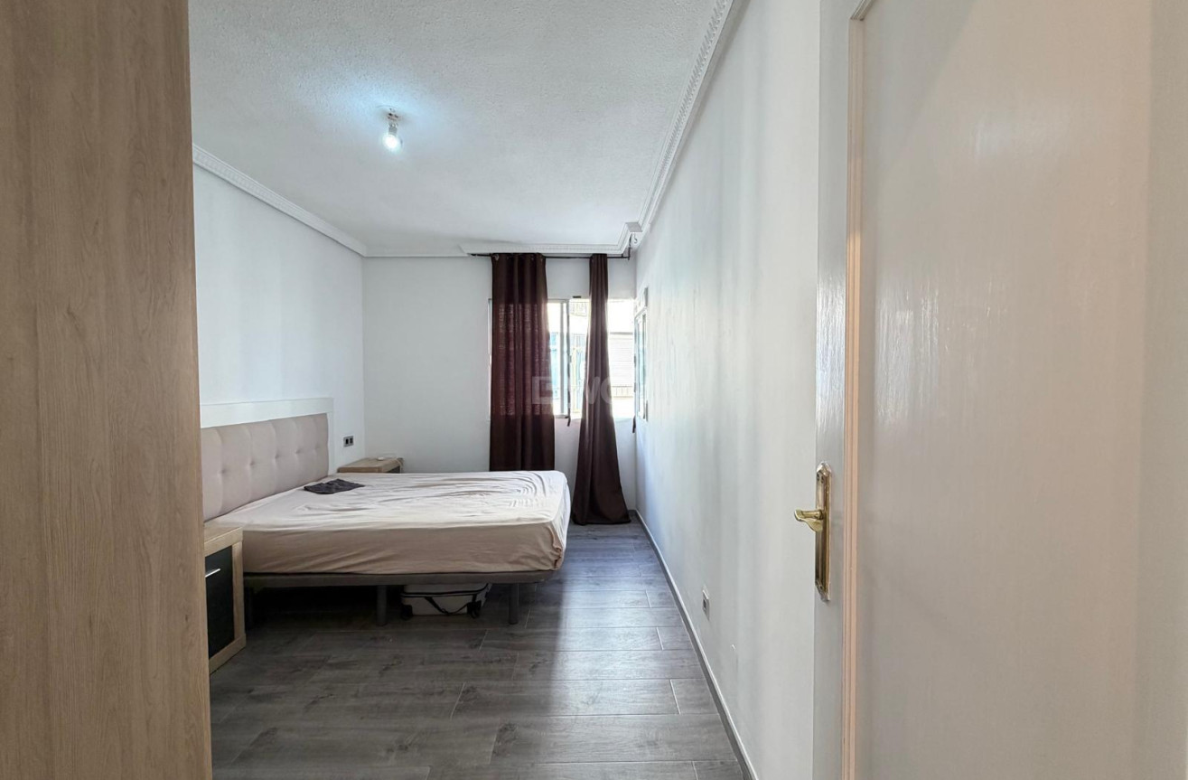 Wiederverkauf - Wohnung - Torrevieja - Playa del Cura