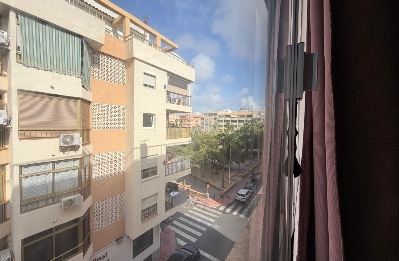 Wiederverkauf - Wohnung - Torrevieja - Playa del Cura