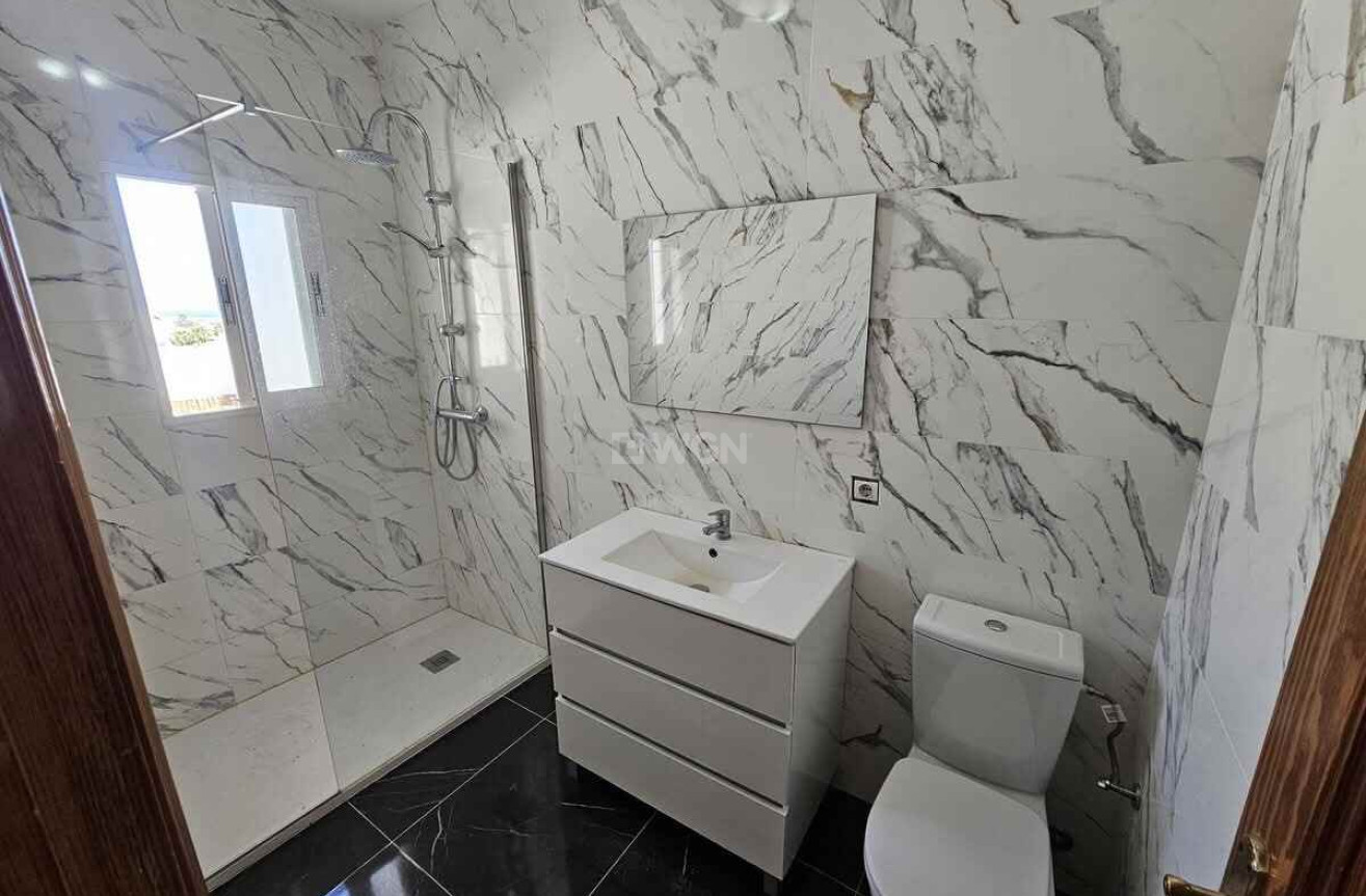 Odsprzedaż - Semi Detached Penthouse - Manilva - Estepona
