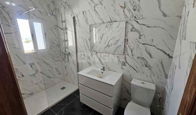 Odsprzedaż - Semi Detached Penthouse - Manilva - Estepona