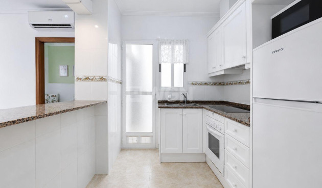 Resale - Apartment / flat - Torrevieja - Centro
