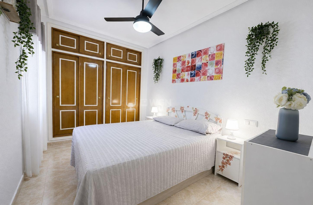 Resale - Apartment / flat - Torrevieja - Centro