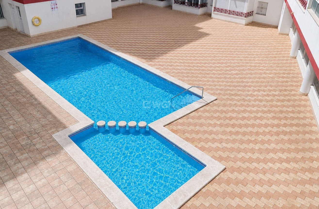 Resale - Apartment / flat - Torrevieja - Centro