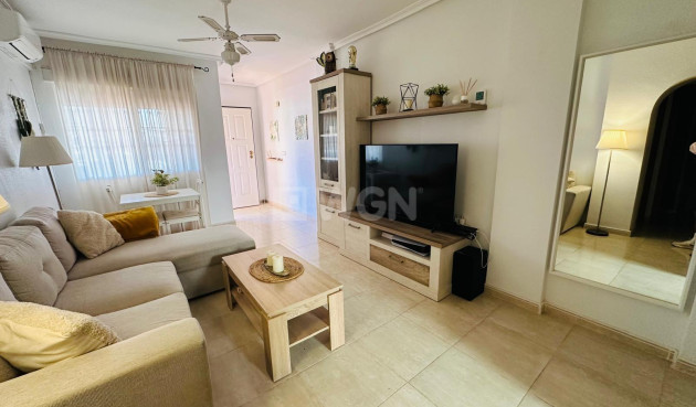 Odsprzedaż - Villa - Orihuela Costa - Los Altos