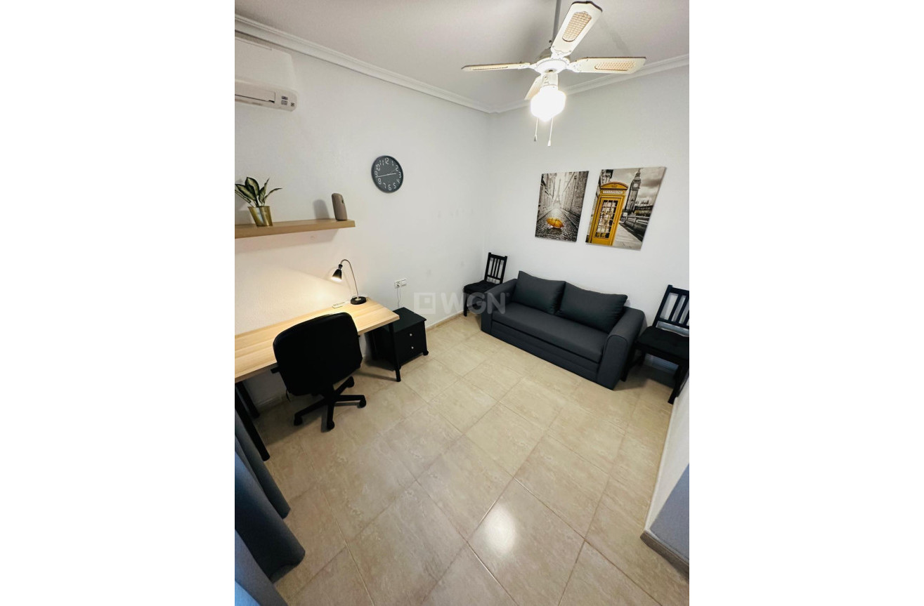 Odsprzedaż - Villa - Orihuela Costa - Los Altos