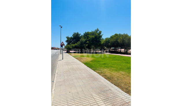 Odsprzedaż - Villa - Orihuela Costa - Los Altos