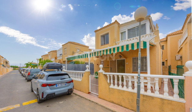 Odsprzedaż - Villa - Torrevieja - El Limonar