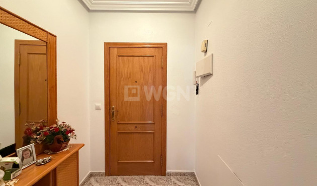 Odsprzedaż - Mieszkanie w bloku - Torrevieja - Playa del Cura