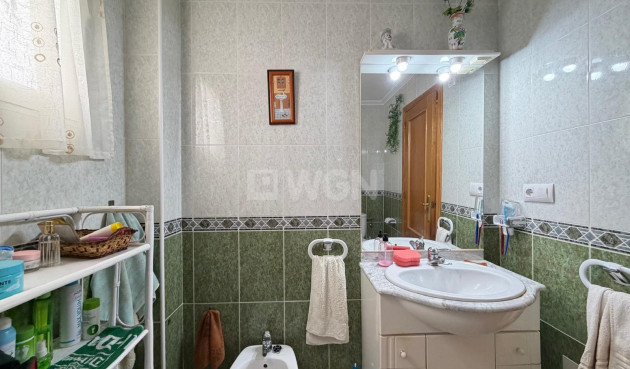 Odsprzedaż - Mieszkanie w bloku - Torrevieja - Playa del Cura