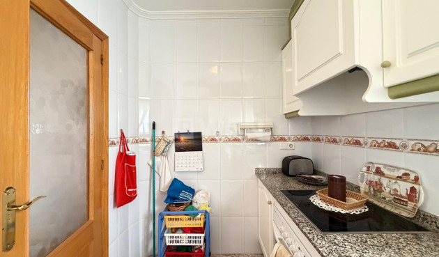 Odsprzedaż - Mieszkanie w bloku - Torrevieja - Playa del Cura