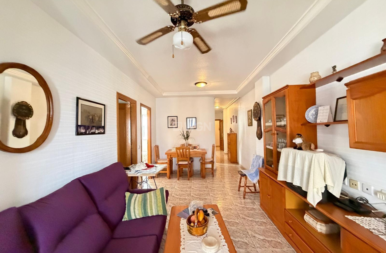 Odsprzedaż - Mieszkanie w bloku - Torrevieja - Playa del Cura
