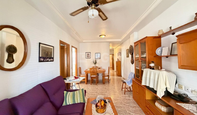 Odsprzedaż - Mieszkanie w bloku - Torrevieja - Playa del Cura
