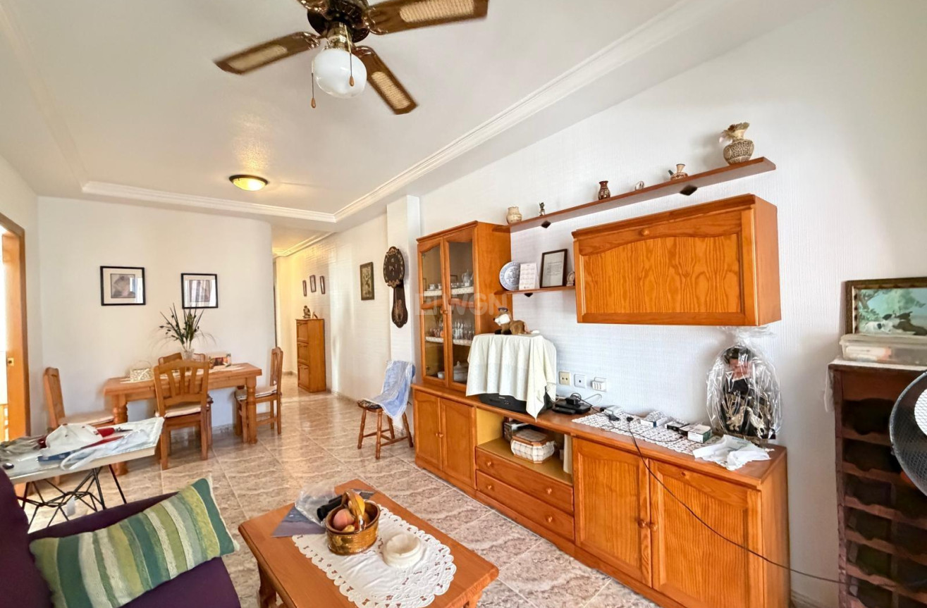 Odsprzedaż - Mieszkanie w bloku - Torrevieja - Playa del Cura