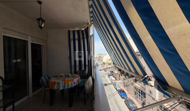 Odsprzedaż - Mieszkanie w bloku - Torrevieja - Playa del Cura