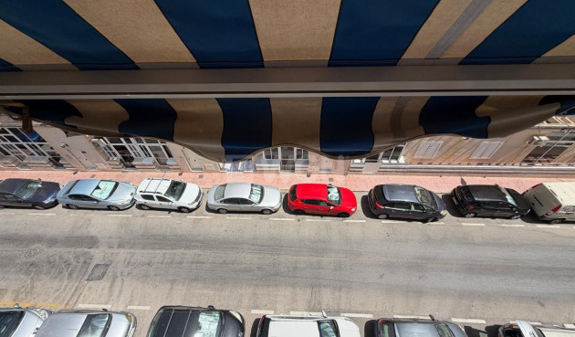 Odsprzedaż - Mieszkanie w bloku - Torrevieja - Playa del Cura