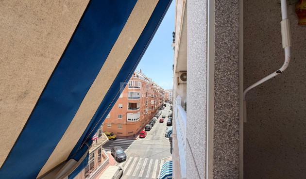 Odsprzedaż - Mieszkanie w bloku - Torrevieja - Playa del Cura