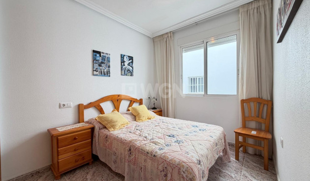 Odsprzedaż - Mieszkanie w bloku - Torrevieja - Playa del Cura