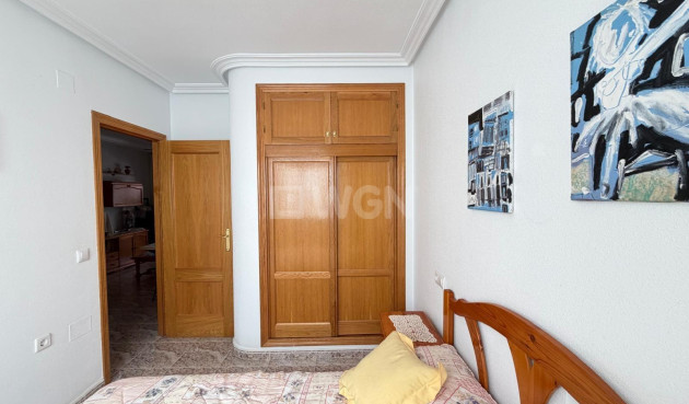 Odsprzedaż - Mieszkanie w bloku - Torrevieja - Playa del Cura