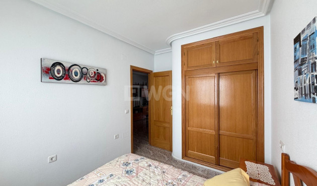 Odsprzedaż - Mieszkanie w bloku - Torrevieja - Playa del Cura