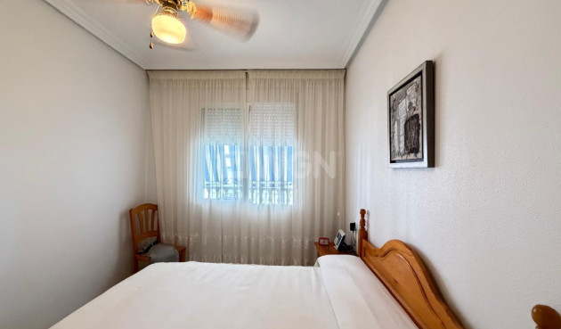 Odsprzedaż - Mieszkanie w bloku - Torrevieja - Playa del Cura