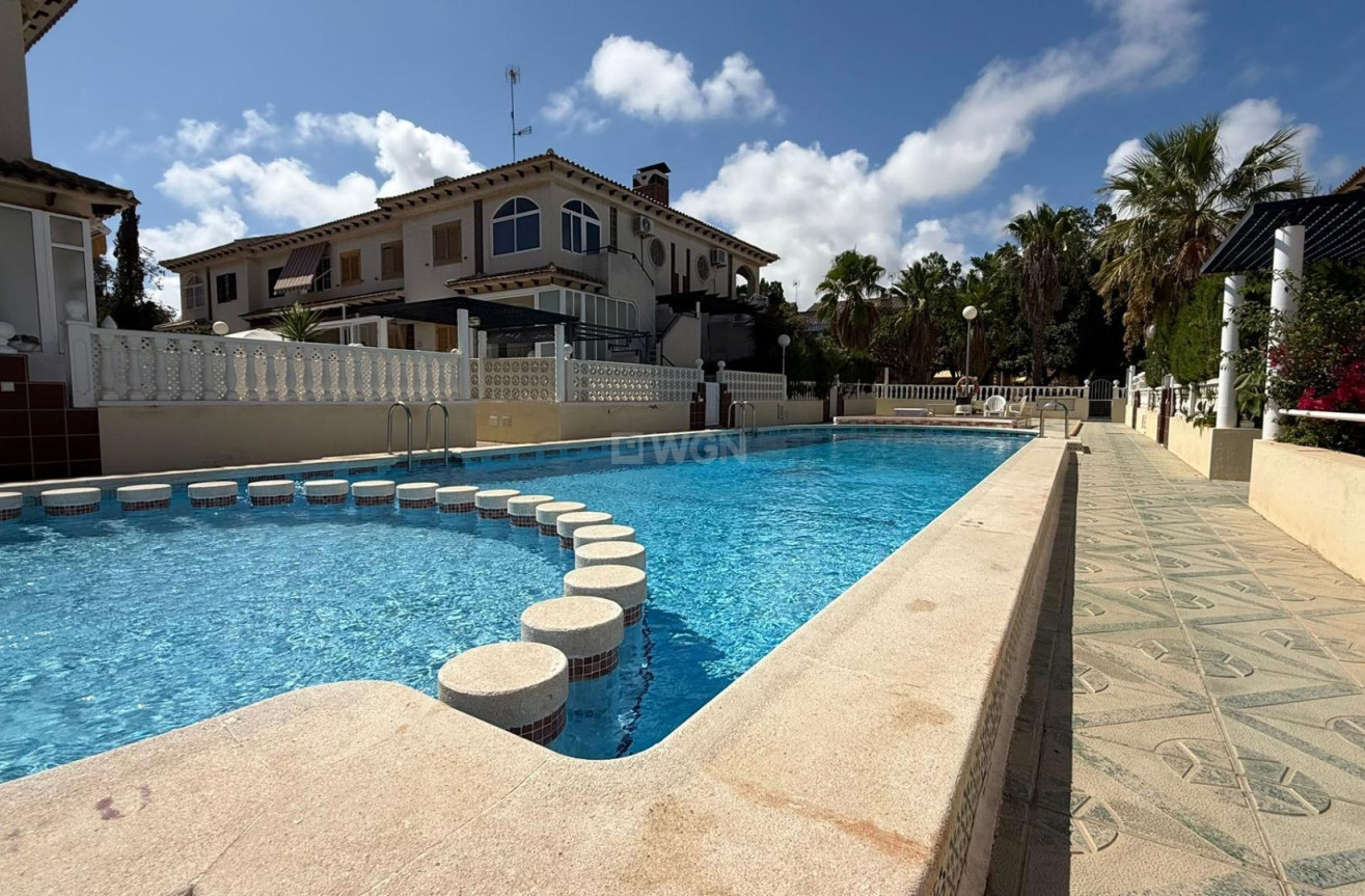 Odsprzedaż - Bungalow - Torrevieja - Punta Prima