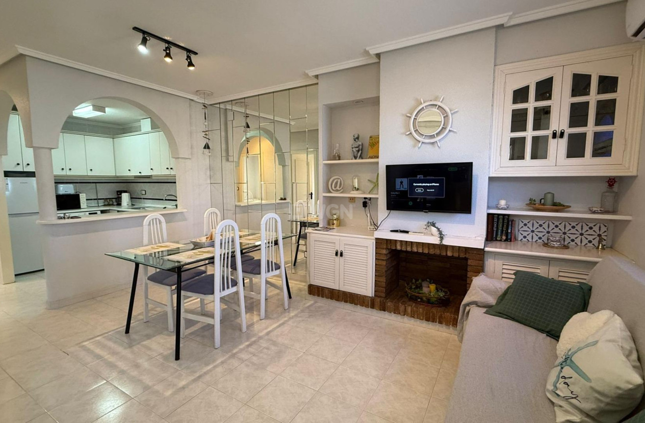 Odsprzedaż - Bungalow - Torrevieja - Punta Prima
