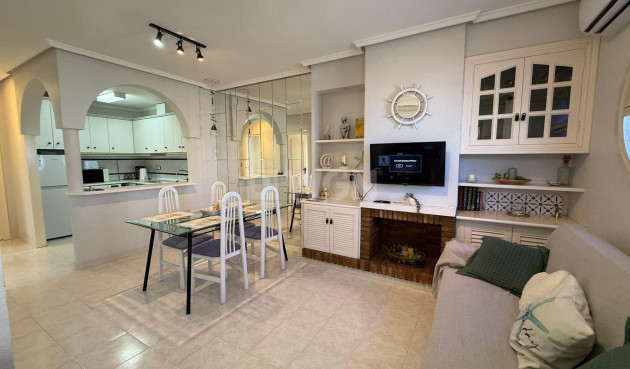 Odsprzedaż - Bungalow - Torrevieja - Punta Prima