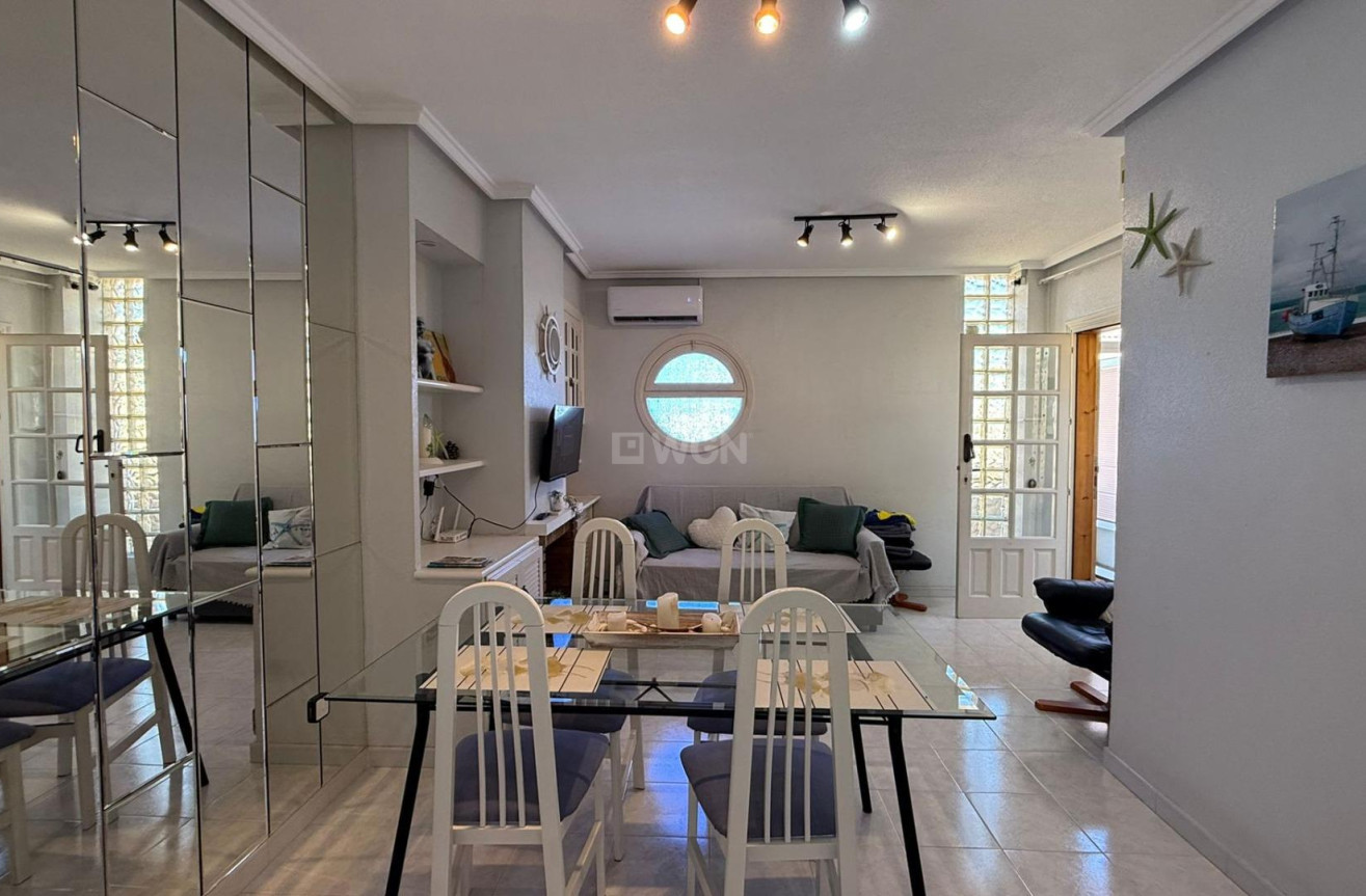 Odsprzedaż - Bungalow - Torrevieja - Punta Prima