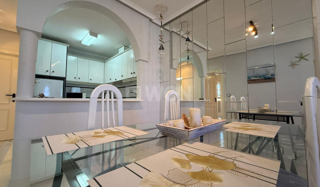 Odsprzedaż - Bungalow - Torrevieja - Punta Prima