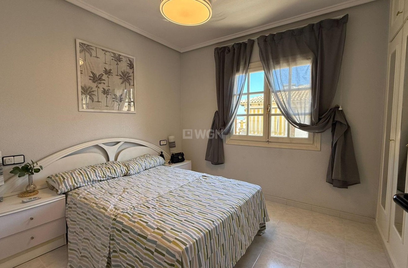 Odsprzedaż - Bungalow - Torrevieja - Punta Prima