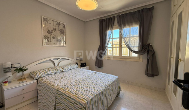 Odsprzedaż - Bungalow - Torrevieja - Punta Prima