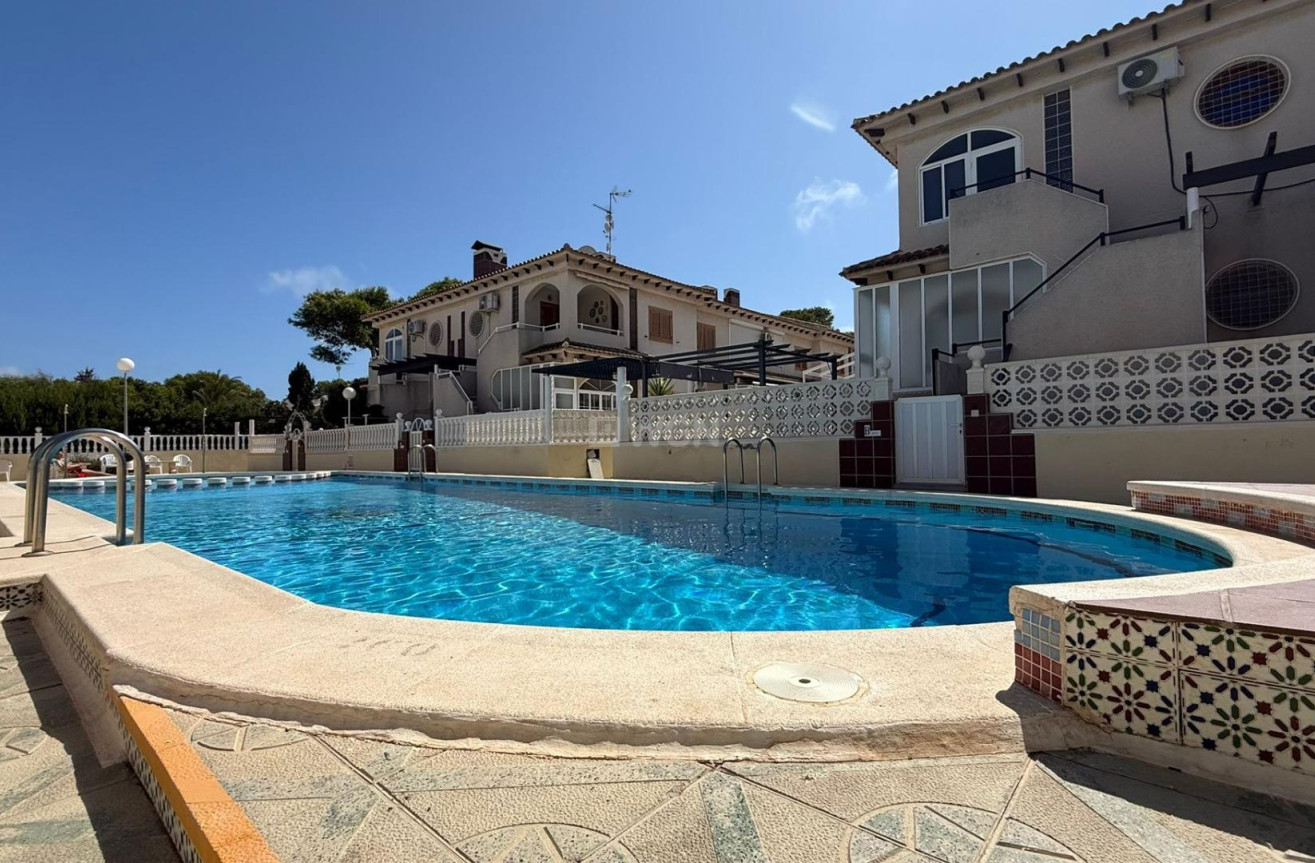Odsprzedaż - Bungalow - Torrevieja - Punta Prima