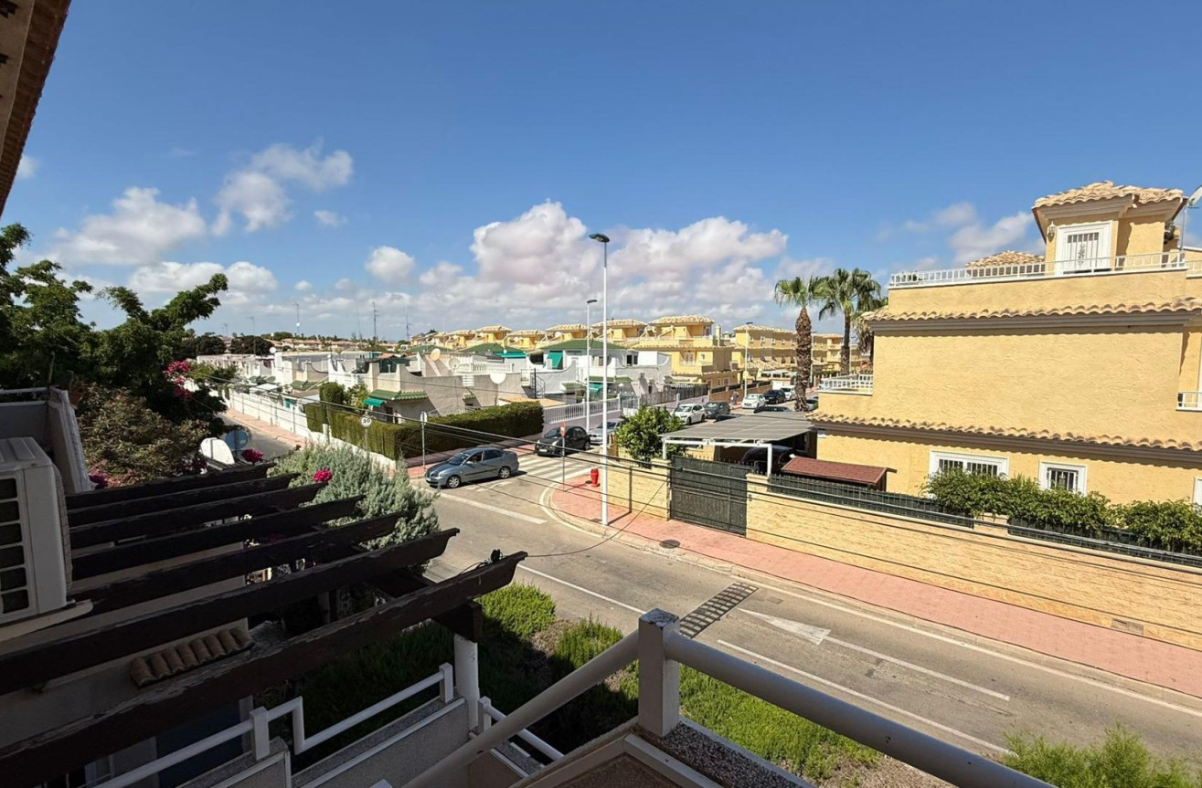 Odsprzedaż - Bungalow - Torrevieja - Punta Prima