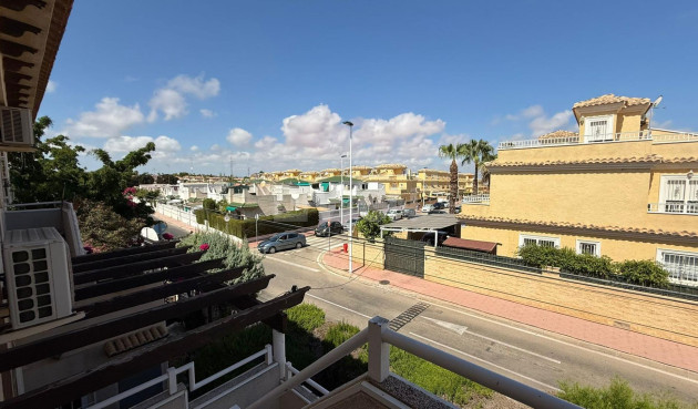 Odsprzedaż - Bungalow - Torrevieja - Punta Prima