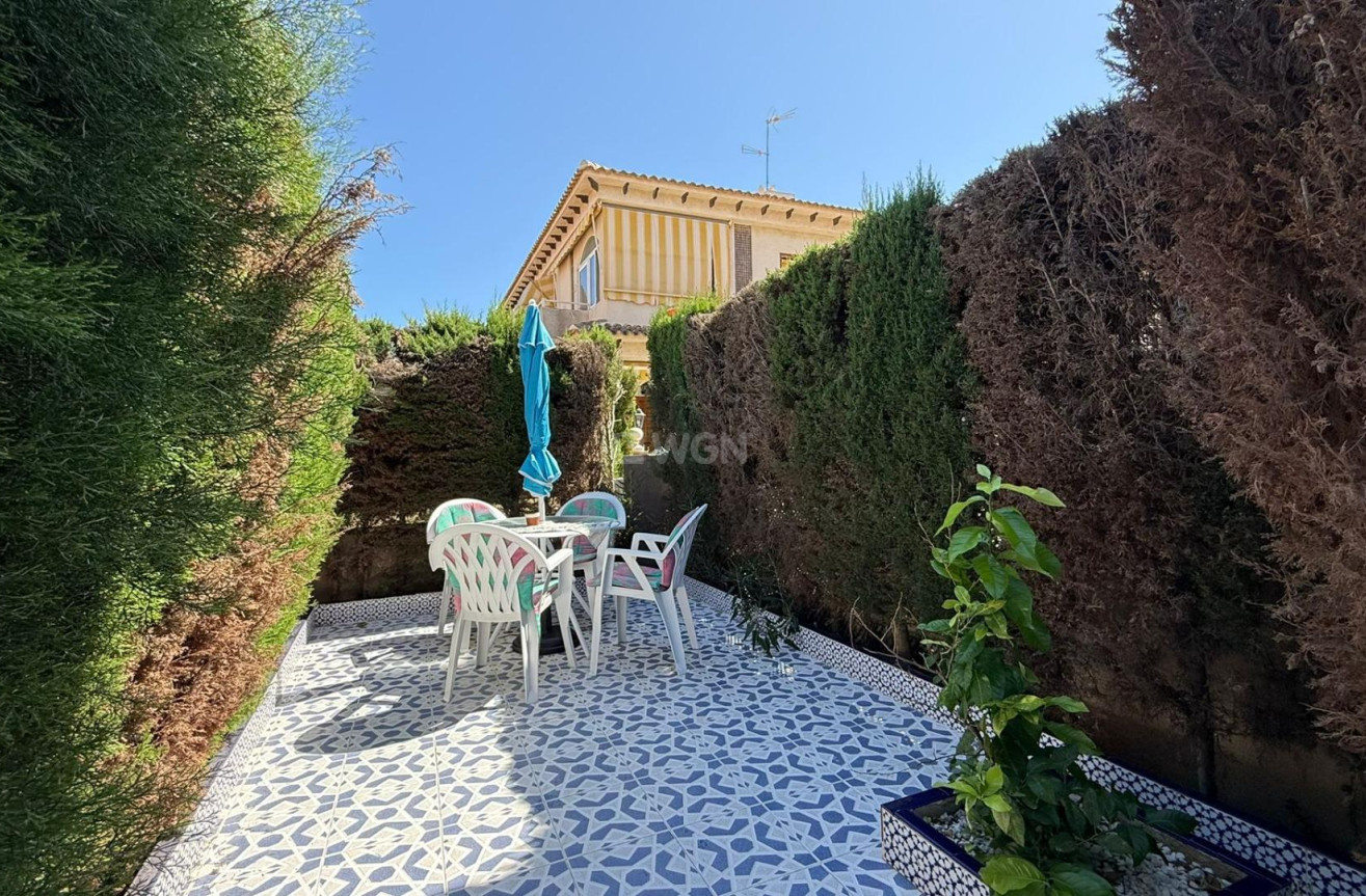 Odsprzedaż - Bungalow - Torrevieja - Punta Prima