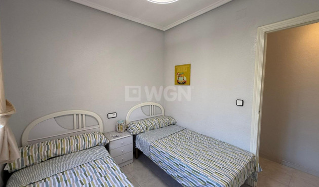 Odsprzedaż - Bungalow - Torrevieja - Punta Prima
