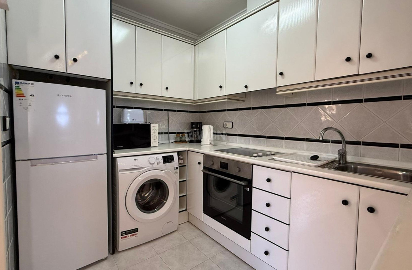 Odsprzedaż - Bungalow - Torrevieja - Punta Prima