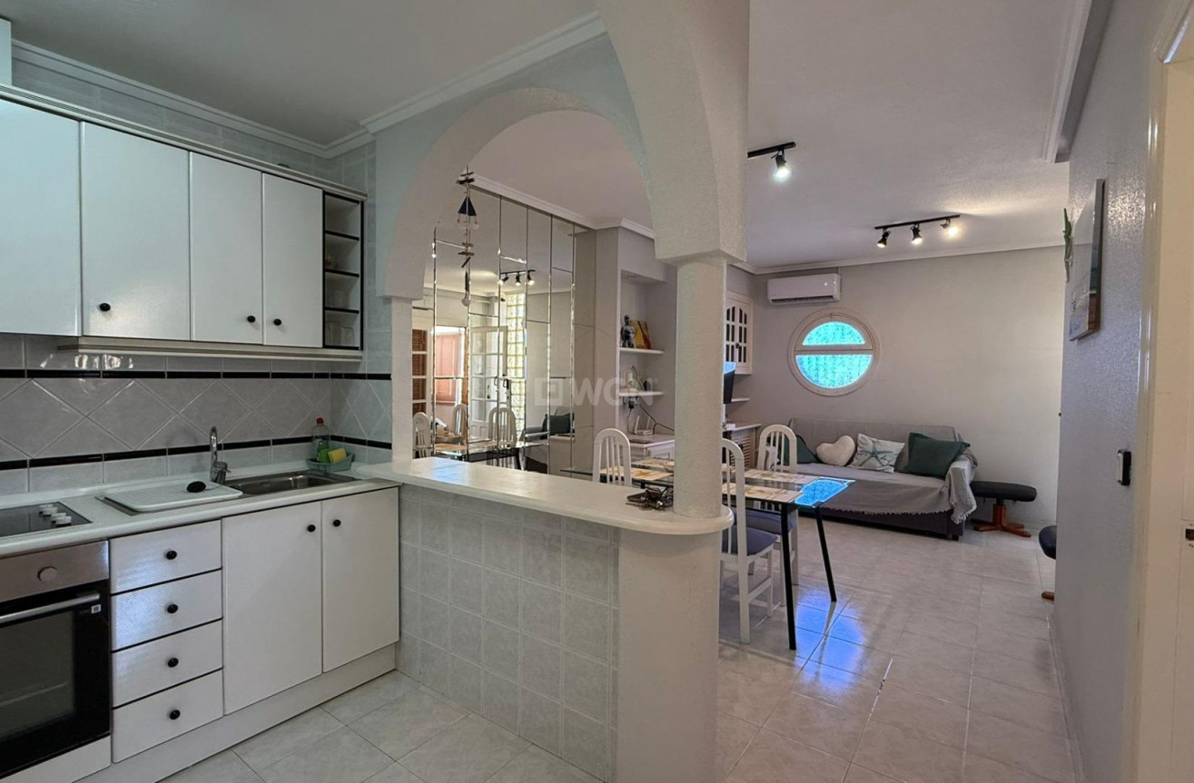 Odsprzedaż - Bungalow - Torrevieja - Punta Prima