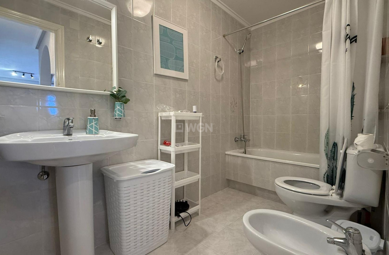 Odsprzedaż - Bungalow - Torrevieja - Punta Prima