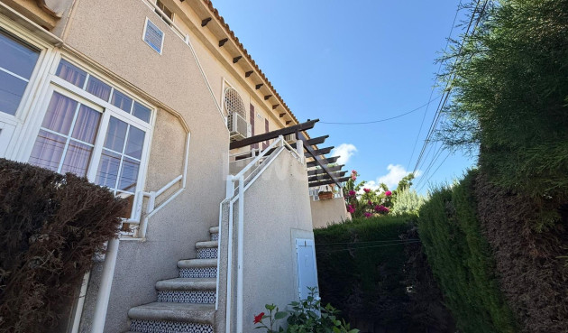 Odsprzedaż - Bungalow - Torrevieja - Punta Prima