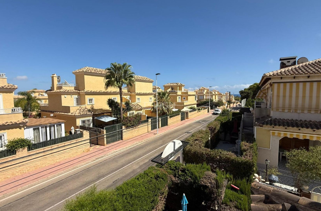 Odsprzedaż - Bungalow - Torrevieja - Punta Prima