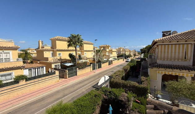 Odsprzedaż - Bungalow - Torrevieja - Punta Prima