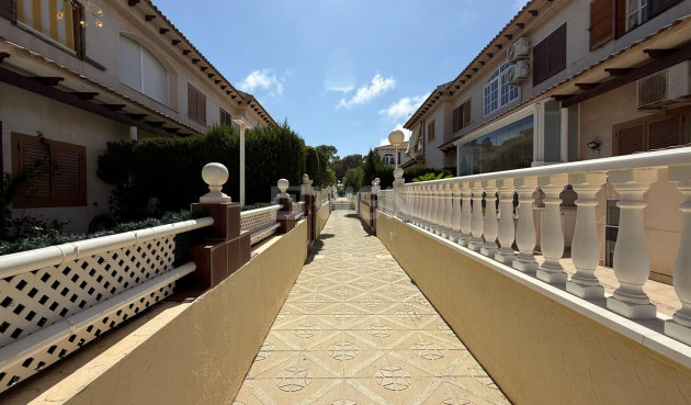 Odsprzedaż - Bungalow - Torrevieja - Punta Prima