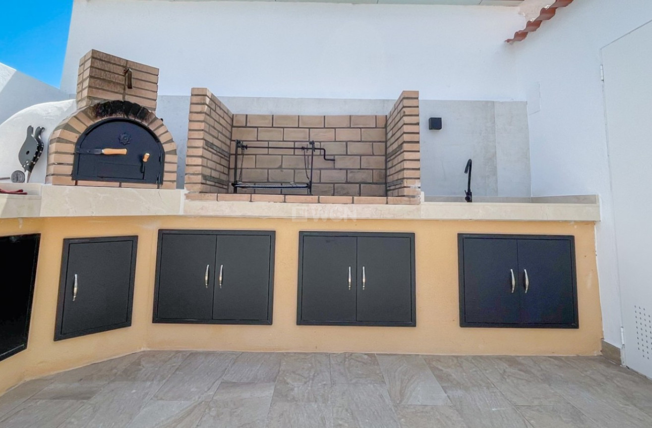 Odsprzedaż - Kamienica - Torrevieja - Costa Blanca