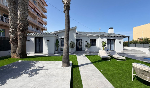 Odsprzedaż - Villa - Torrevieja - Punta Prima