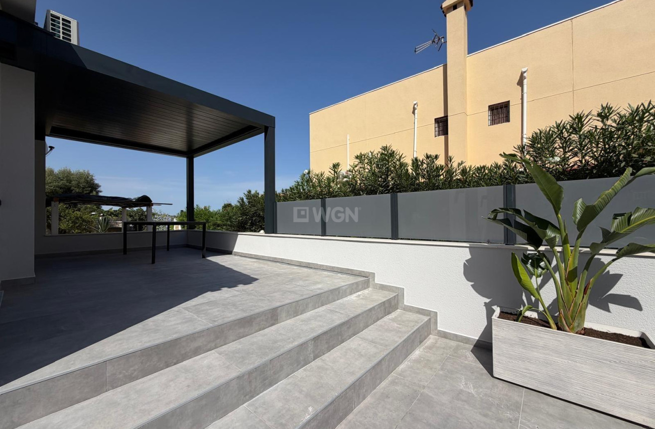 Odsprzedaż - Villa - Torrevieja - Punta Prima