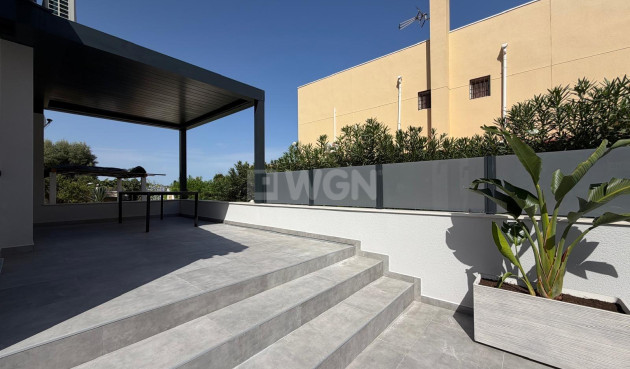 Odsprzedaż - Villa - Torrevieja - Punta Prima