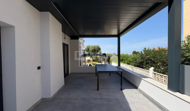 Odsprzedaż - Villa - Torrevieja - Punta Prima