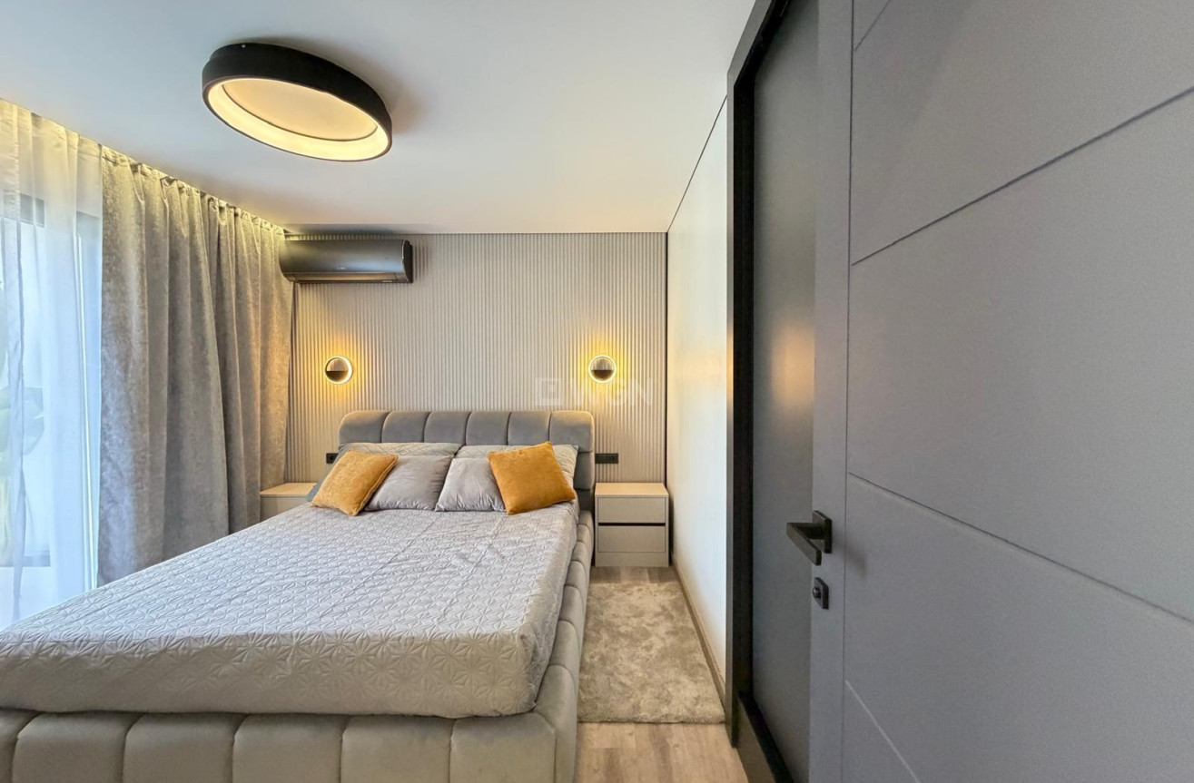 Odsprzedaż - Villa - Torrevieja - Punta Prima