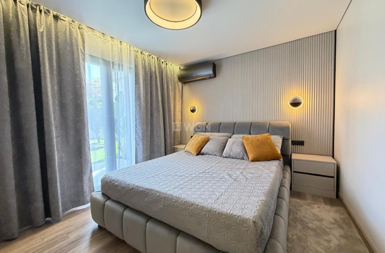 Odsprzedaż - Villa - Torrevieja - Punta Prima